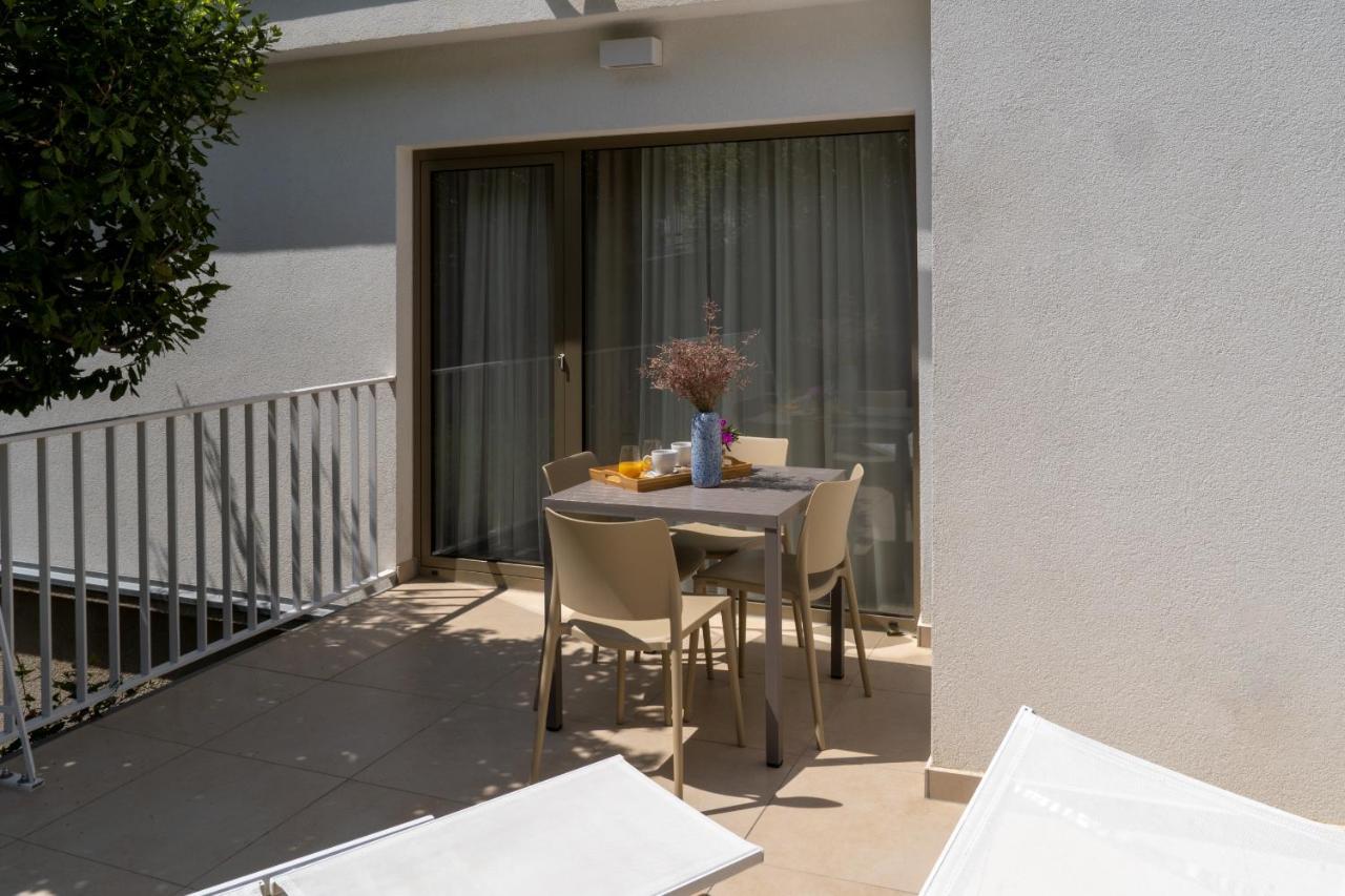 Zlatni Zalaz,Apartments,Supetarska Draga Esterno foto