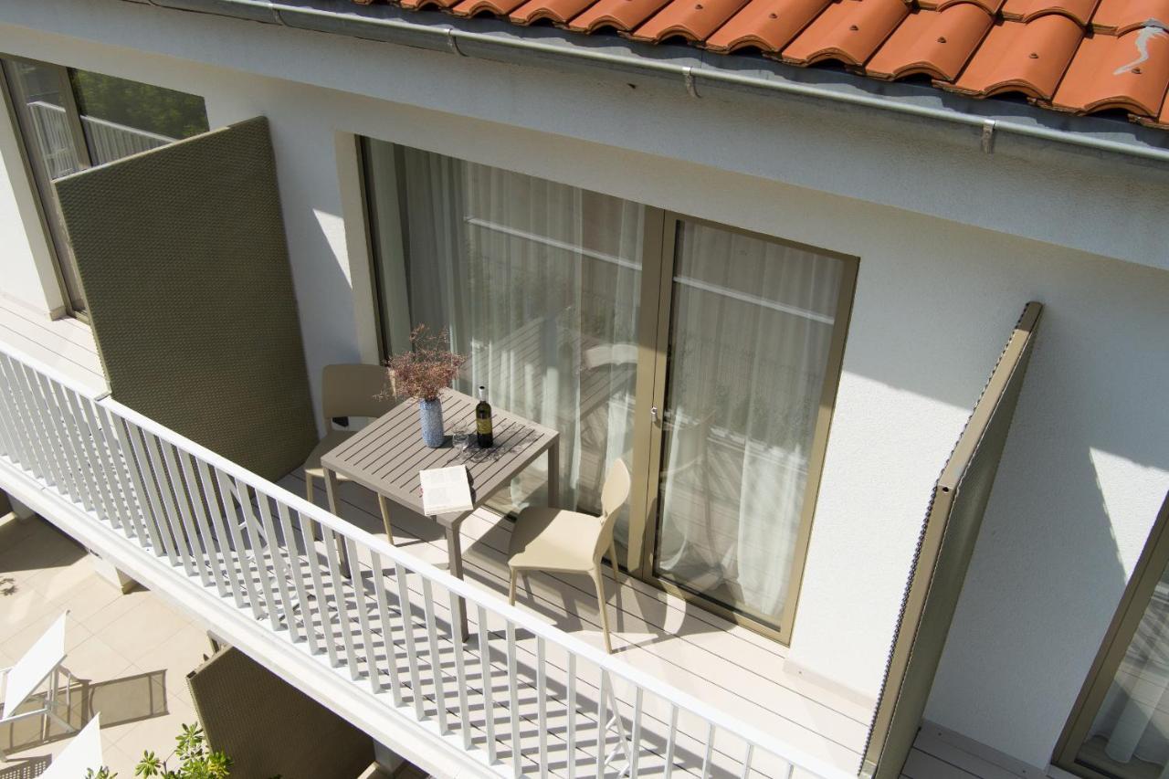 Zlatni Zalaz,Apartments,Supetarska Draga Esterno foto