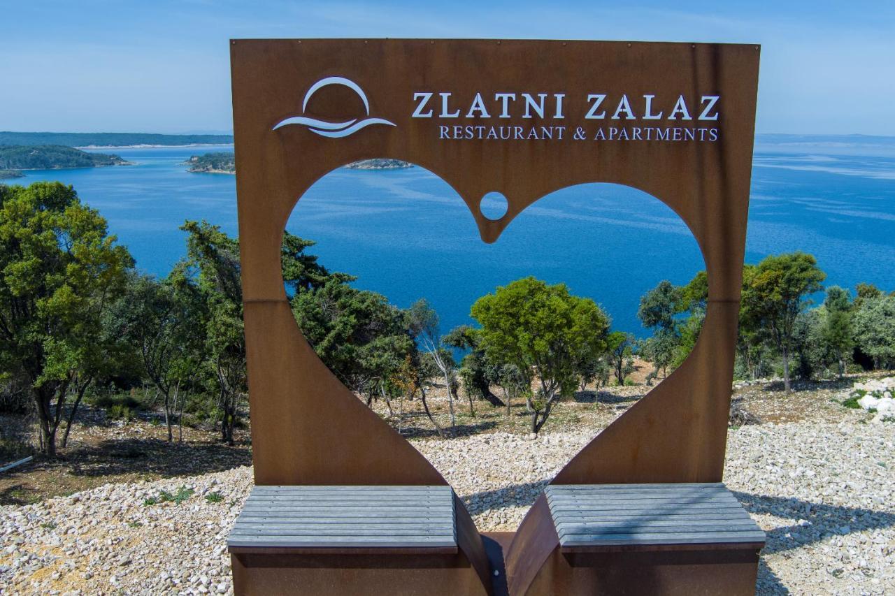 Zlatni Zalaz,Apartments,Supetarska Draga Esterno foto