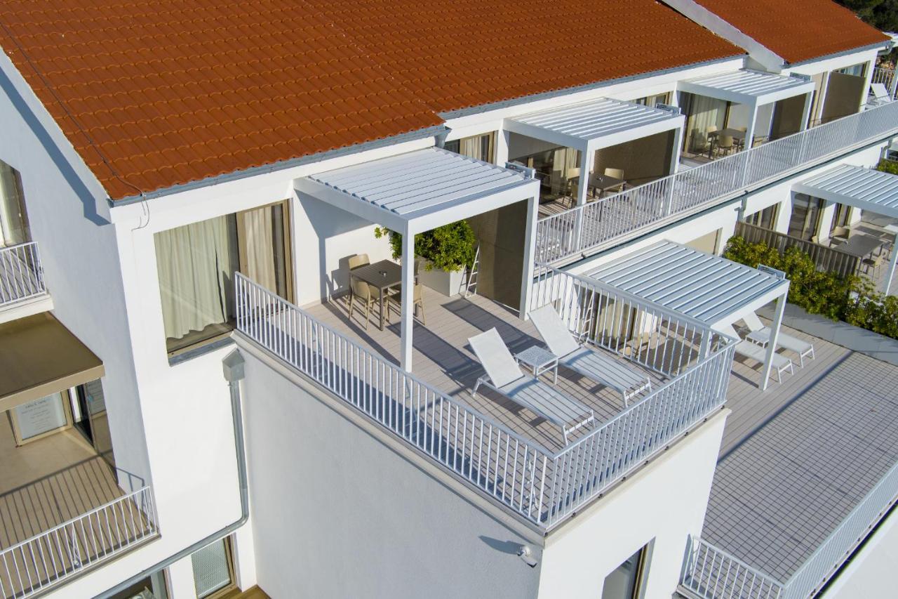 Zlatni Zalaz,Apartments,Supetarska Draga Esterno foto