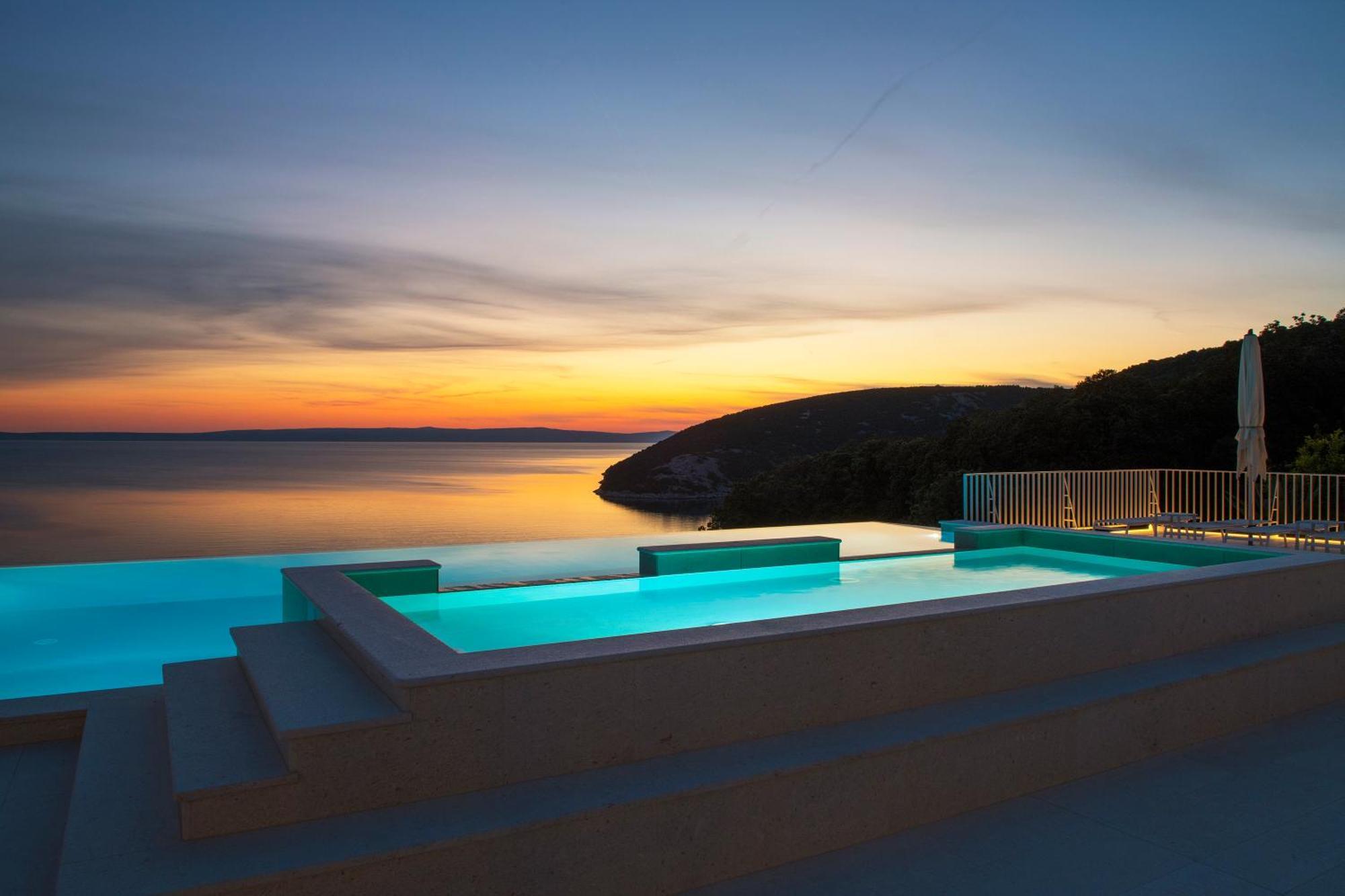 Zlatni Zalaz,Apartments,Supetarska Draga Esterno foto