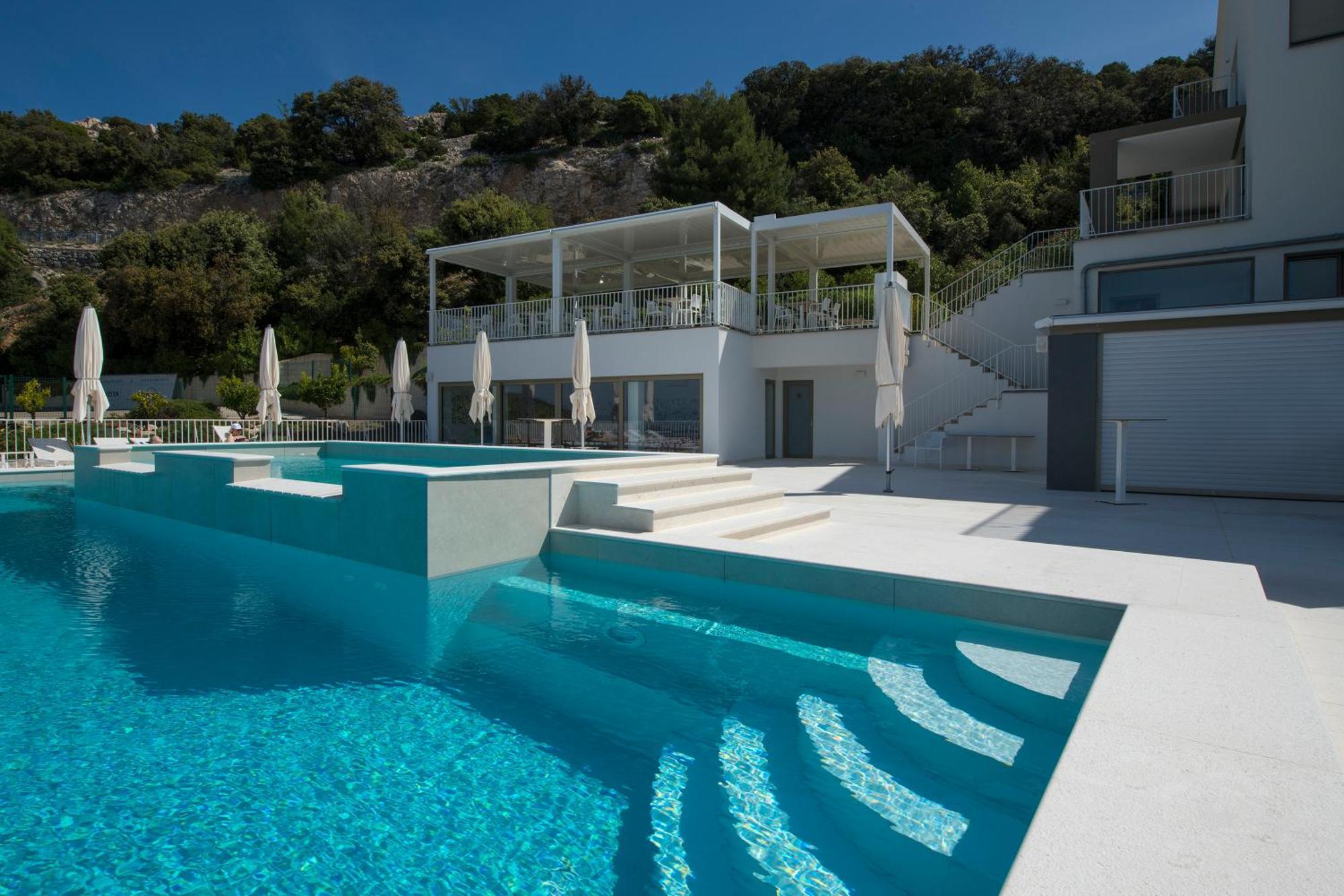 Zlatni Zalaz,Apartments,Supetarska Draga Esterno foto
