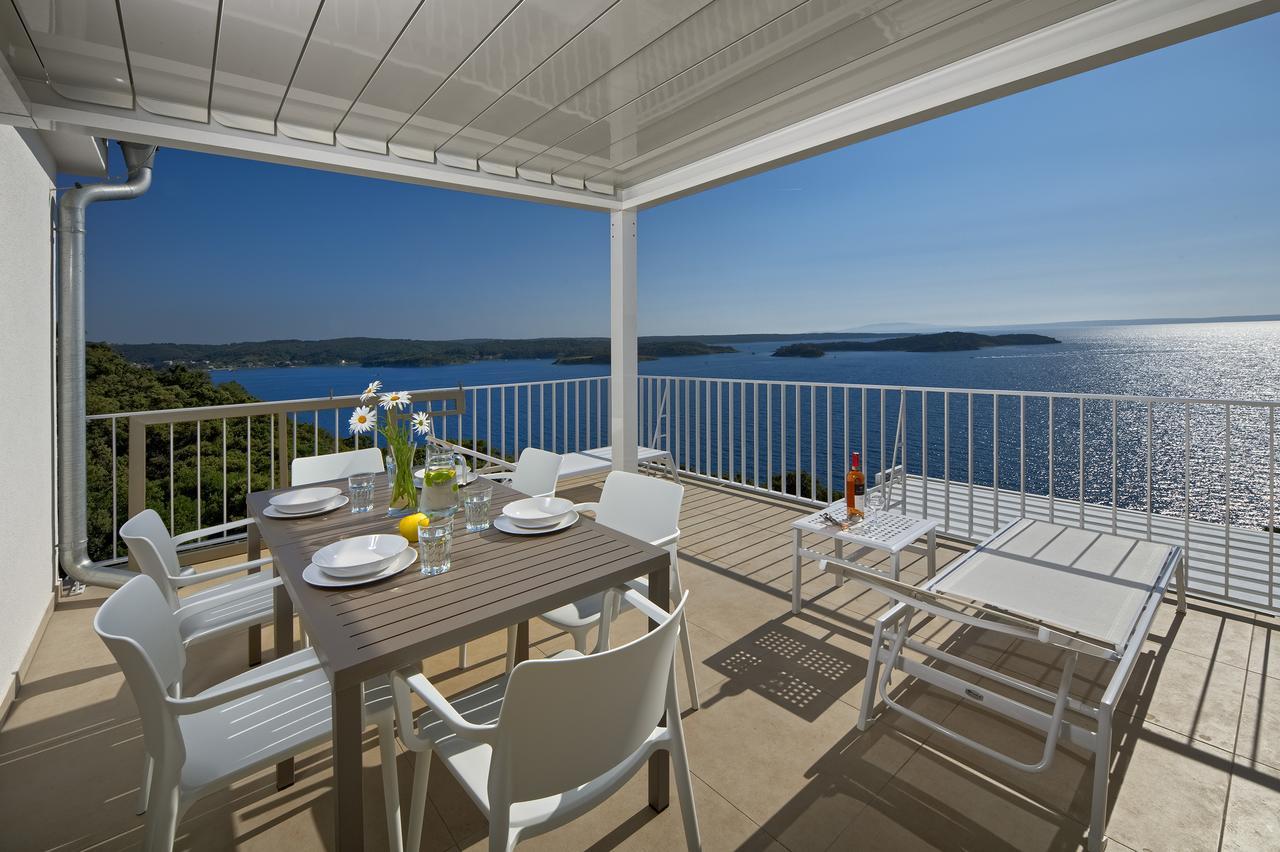Zlatni Zalaz,Apartments,Supetarska Draga Esterno foto