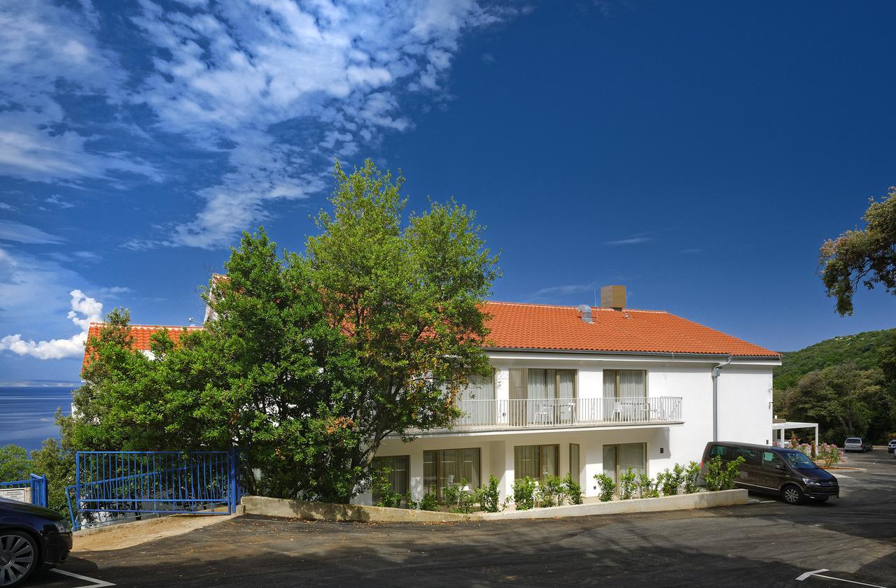 Zlatni Zalaz,Apartments,Supetarska Draga Esterno foto